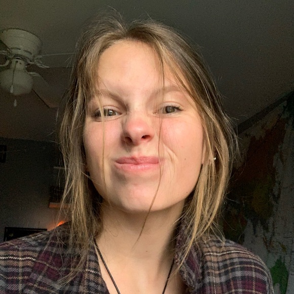 Meet your Posher, Allison - Picture 1 of 1